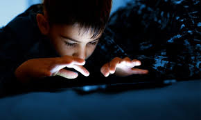 Read more about the article 7 Surprising Facts About Screen Time and Child Behavior Disorders (What Parents Must Know)
