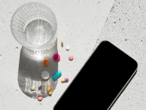 Read more about the article 🚨 The Shocking Truth: 9 Ways Social Media Distorts SSRIs (Are TikTok Antidepressant Trends Safe?)