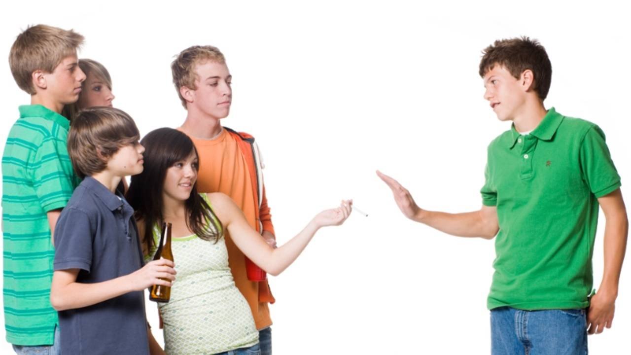 You are currently viewing Social Triggers Exposed: How to Resist Peer Pressure and Avoid Relapse at Parties